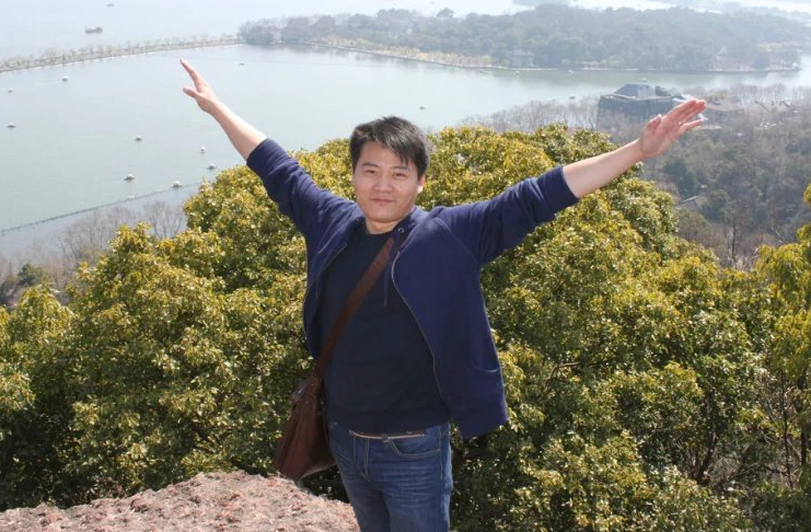 盤網互聯團隊均是來自各個行業的優秀人才組成，對于網站策劃、設計、推廣擁有豐富的經驗！